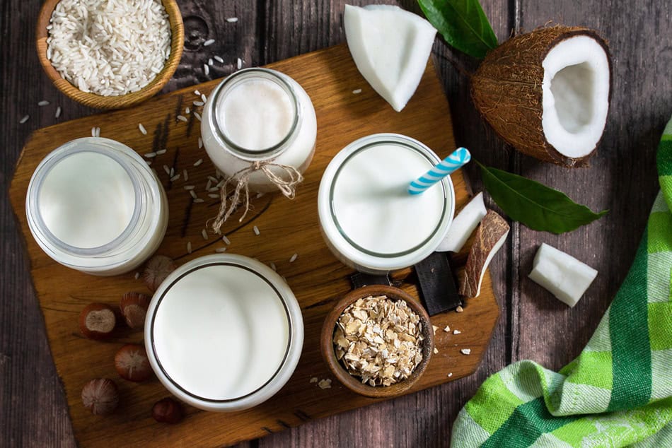 Leche de coco: sabor tropical y beneficios para la salud 3 healthy vegan food concept assortment of organic 2025 03 08 03 14 35 utc