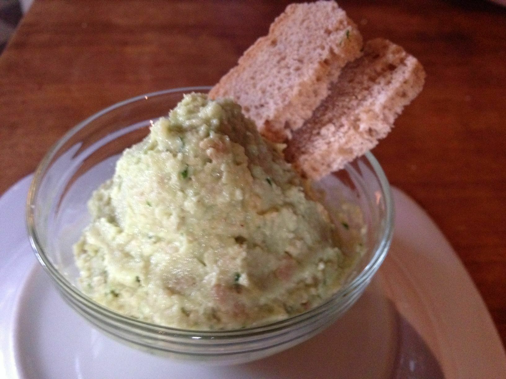 Humus de cacahuete y aguacate